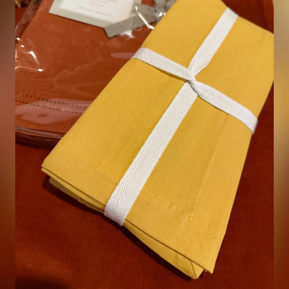 New Williams Sonoma Everyday Dinner Napkins Set, 100% Cotton, S/4, Yellow 20”